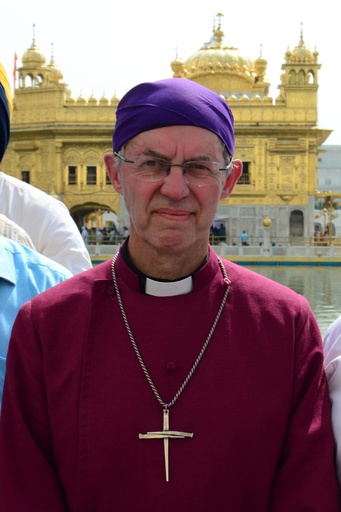 インド訪問の英国教会大主教、植民地時代の虐殺現場でひれ伏す 写真12 