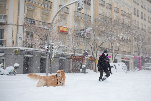 スペイン首都 50年ぶりの大雪 全土で交通混乱 写真12枚 国際ニュース Afpbb News