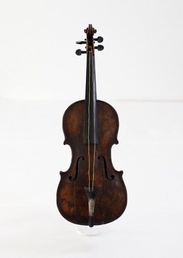タイタニック号と沈んだバイオリン、史上最高の1億4000万円で落札 写真 