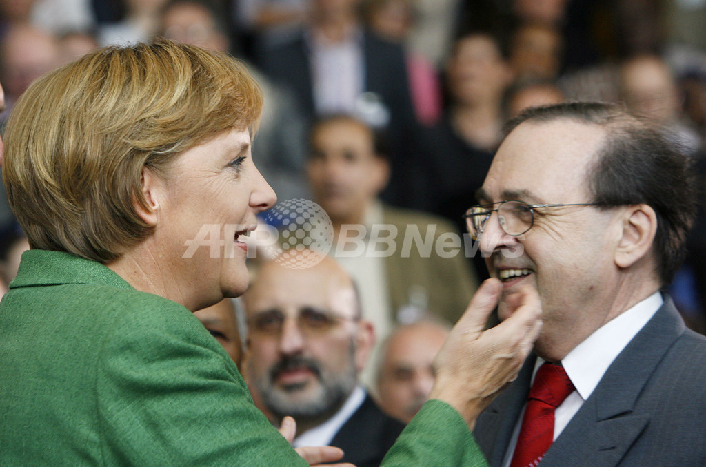 ペンクラブ、メルケル首相を訪問 ドイツ 写真2枚 国際ニュース:AFPBB News