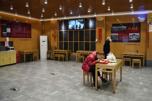 新型ウイルスで金融危機以来最大の景気後退の恐れ、専門家ら警鐘 