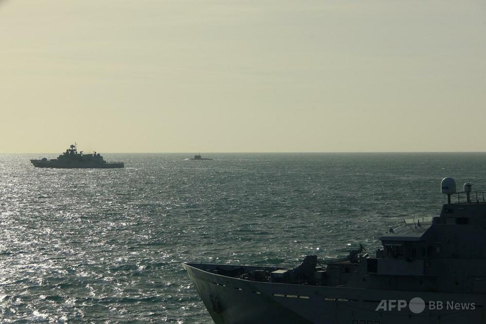 ロシア軍艦、英仏海峡で英民間ヨットに「警告射撃」 写真1枚 国際