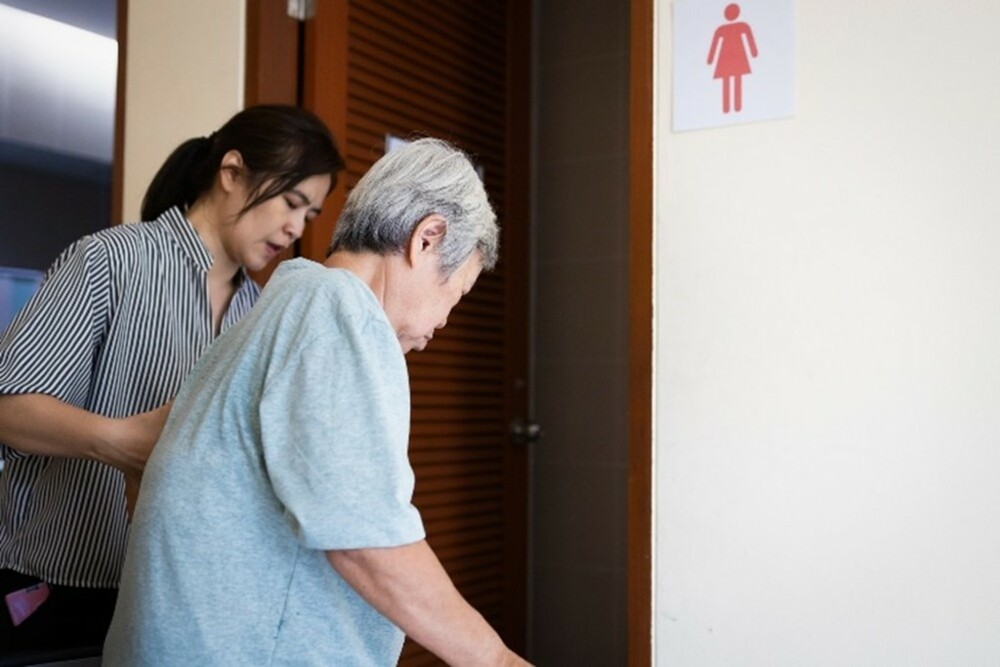 【排泄ケアの基礎】スムーズな排泄介助で、利用者の方も介護者も安心！大正健康ナビの最新情報