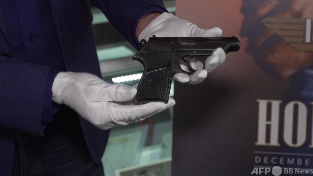 動画 007 1作目でコネリーさん使用の銃 2600万円超で落札 写真1枚 国際ニュース Afpbb News