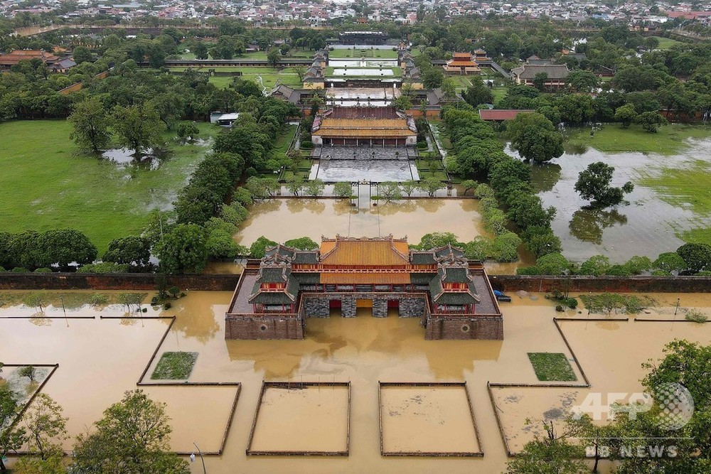 ベトナム中部で洪水 18人死亡 さらなる豪雨の恐れ 写真4枚 国際ニュース Afpbb News