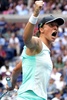 全米オープンテニス、女子シングルス決勝。ガッツポーズを見せるイガ・シフィオンテク（2022年9月10日撮影）。(c)TIMOTHY A. CLARY/ AFP