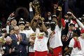 2019年のNBAファイナルを制したトロント・ラプターズ（2019年6月13日撮影）。(c)Lachlan Cunningham/Getty Images/AFP