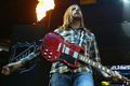 写真は、ライブパフォーマンスを行うロックバンドのザ・レッドジャンプスーツ・アパラタス（%%Red Jumpsuit Apparatus%%）。(c)AFP/Getty Images Dave Sandford