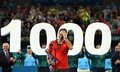 テニス、ブリスベーン国際（Brisbane International 2015）男子シングルス決勝。キャリア通算1000勝目を達成し歓喜するロジャー・フェデラー（Roger Federer、2015年1月11日撮影）。(c)AFP/Saeed KHAN