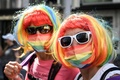 スイスのチューリヒで行われたLGBTIQ（レズビアン、ゲイ、バイセクシュアル、トランスジェンダー、インターセックス、クィア）の人たちによるパレード「チューリヒプライド」に参加する人々（2021年9月4日撮影）。(c)FABRICE COFFRINI / AFP
