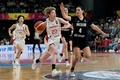 バスケットボール女子、アジアカップ準決勝、日本対ニュージーランド。試合に臨む林咲希（左、2023年7月1日撮影）。(c)ANDY CHEUNG / AFP