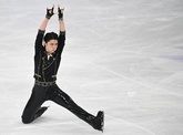 羽生がSP首位発進、鍵山2位 世界フィギュア