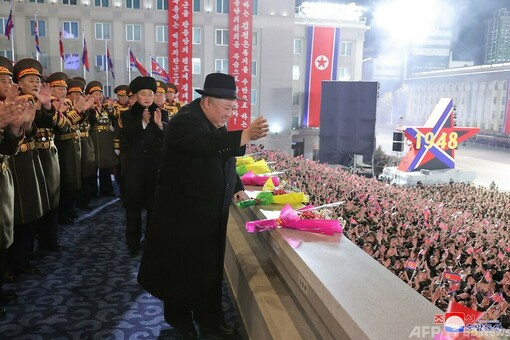 朝鮮人民軍創建75年 記念パレードで過去最多のミサイル 写真21枚 国際ニュース：AFPBB News