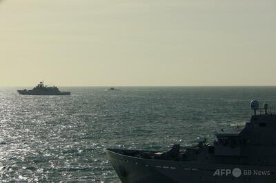 ロシア軍艦、英仏海峡で英民間ヨットに「警告射撃」 写真1枚 国際