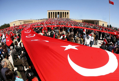 首相の大統領選出馬に反対のデモ、100万人が参加 - トルコ