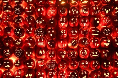 ハロウィーン控えて輝くカボチャ 米NY州