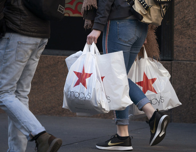 米年末商戦、小売売上高が約10年ぶり下落 景気への影響に懸念