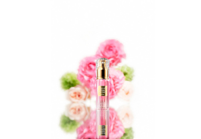 「MiMC」”プリンセス・マサコ ローズ”で美容液