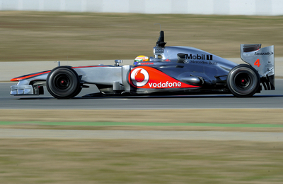 ベッテルが初日トップタイムを記録、バルセロナテスト