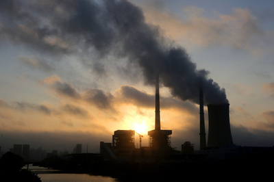 中国 環境保護税を徴収 汚染物質の排出料の徴収を廃止