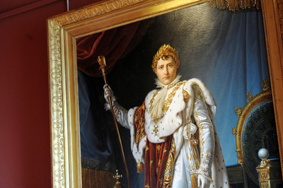 ナポレオンの椅子が破損、誘惑に負けた仏美術館員が座る