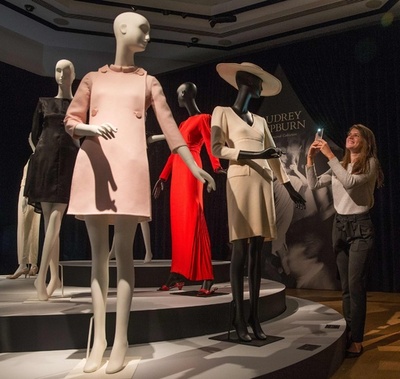 A・ヘプバーンが屋根裏にしまっていた遺品、競売へ