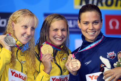 ＜第12回世界水泳選手権＞競泳、レントン 女子100メートルバタフライを制し金メダルを獲得 - オーストラリア