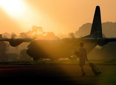 インドネシアで小型機不明、乗員乗客16人