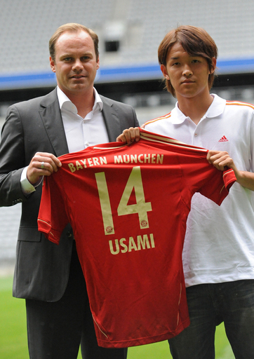 宇佐美がバイエルン入団会見、前日は練習に初参加