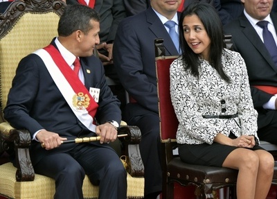 独立記念日祝う軍事パレード、ペルー