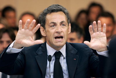 サルコジ大統領、ミシェル夫人のために商店の日曜営業求める