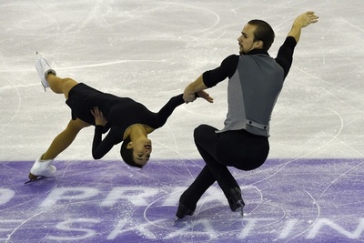 ストルボワ/クリモフ組がペア首位発進、GPファイナル