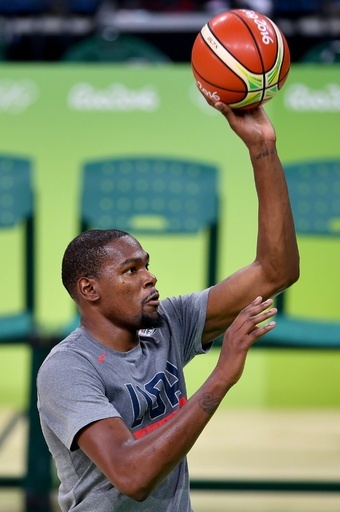 バスケ米国代表、選手村に入らず豪華客船でリオ五輪を満喫