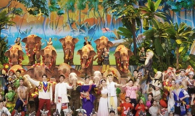 中国・春節の年越し番組、ネット配信の再生回数49億回超に 縦画面版も