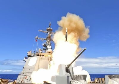 韓国海軍「栗谷李珥」がSM-2実射撃訓練…北朝鮮の巡航ミサイルに対抗