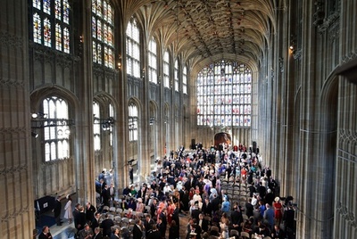 英ヘンリー王子結婚式、参列者の著名人らがウィンザー城に到着