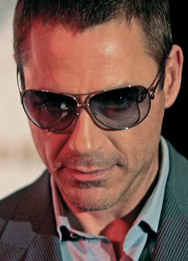 ロバート・ダウニー・Jr、『アイアンマン』のプレミアに登場