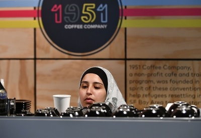 バリスタは全員難民、カリフォルニアのカフェが教えてくれること