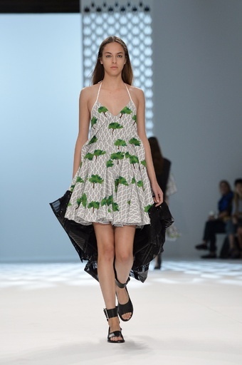 砂漠をイメージしたプリントに注目、「チャラヤン」15年春夏