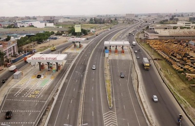 中国とケニア共同建設のナイロビ高速道路 車の通行台数が1千万以上に