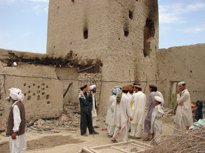 パキスタンで車両爆弾が爆発、兵士5人死亡