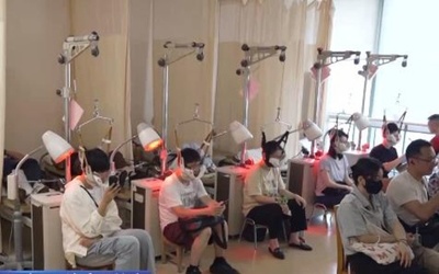 上海では「首吊り治療」が若者に人気