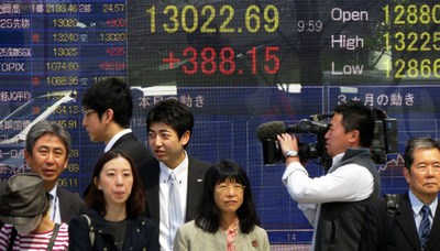 黒田日銀の「緩和時代」到来、称賛の一方で懐疑的な声も