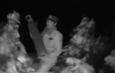 警察官が高速道路を6キロ徒歩 重さ9.3キロの酸素ボンベを届ける 中国湖北省