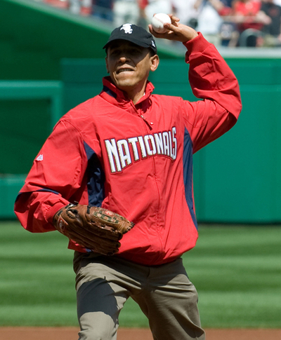 オバマ大統領、米大リーグ始球式で登板