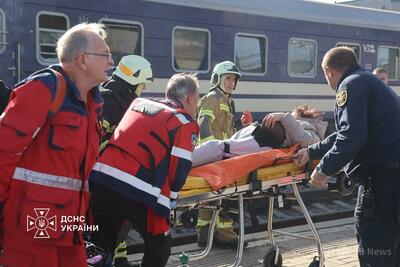 ウクライナの駅にロシアのドローン攻撃、少なくとも14人死亡