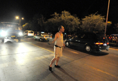 74歳、信号無視車にれんが投げ「襲撃」 中国