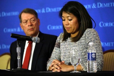 ユナイテッド強制降機の男性、鼻と歯2本折る 提訴の構え表明