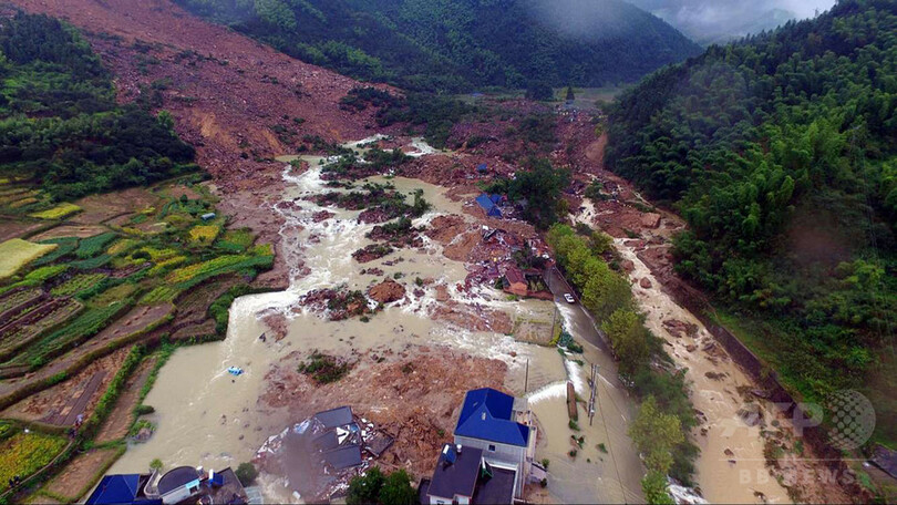 中国東部、土砂崩れで33人不明
