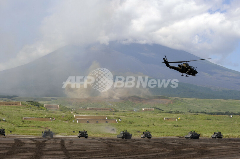 陸上自衛隊、「富士総合火力演習」を実施